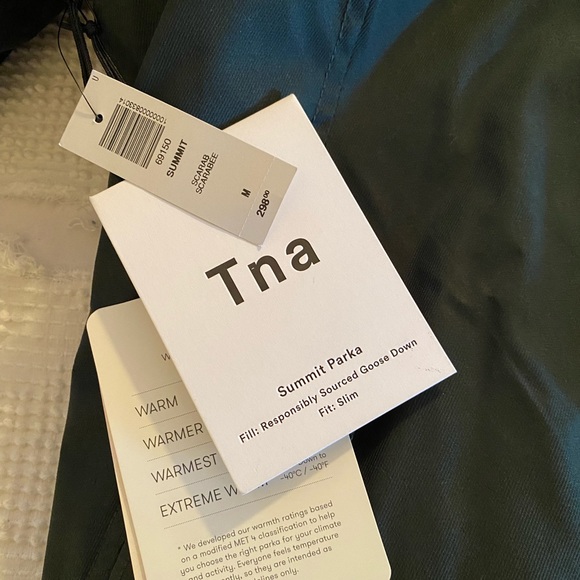 #NWT Aritzia Summit Parka - Picture 4 of 6